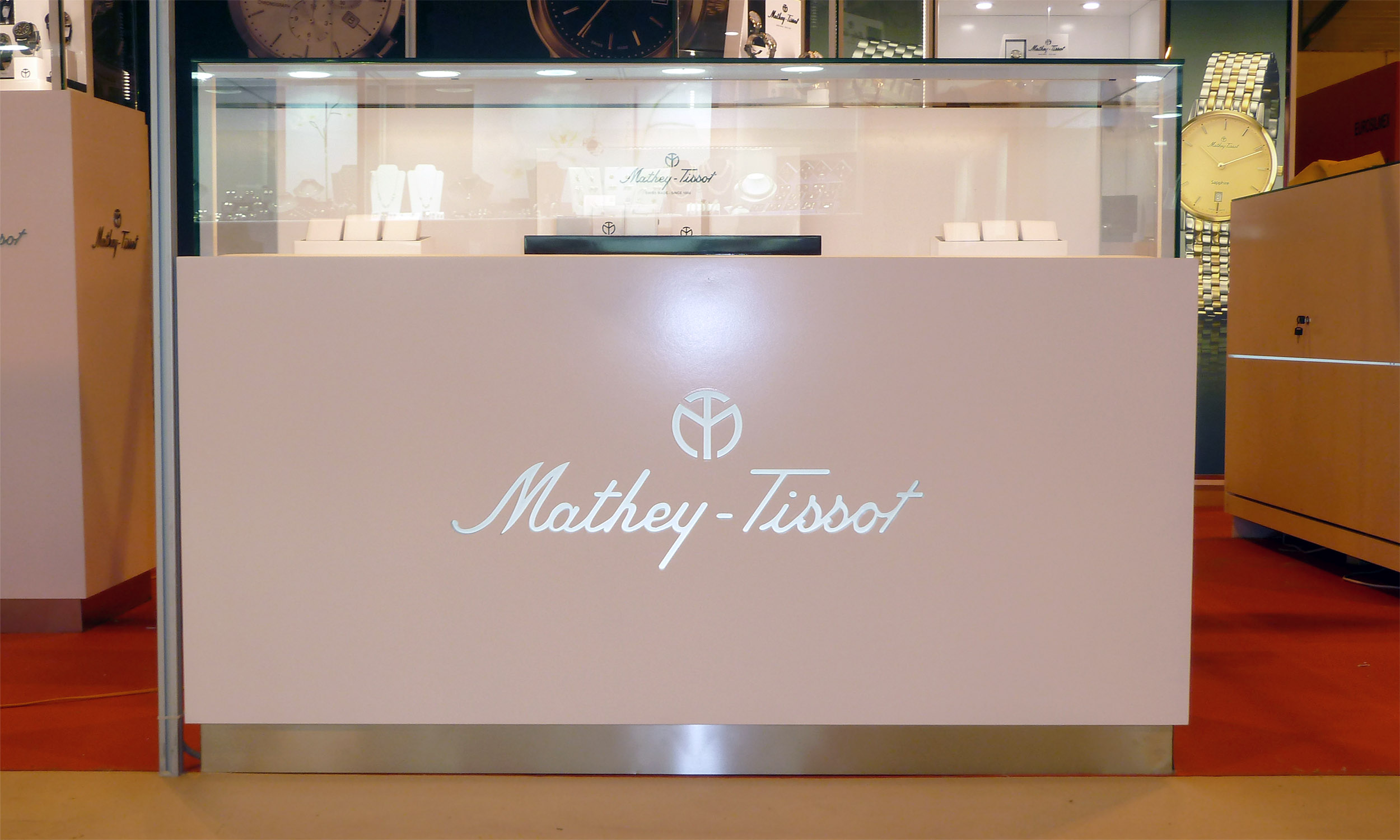 VITRINA MATHEY TISSOT TRASERA PRACTICABLE EN MADERA DE DM